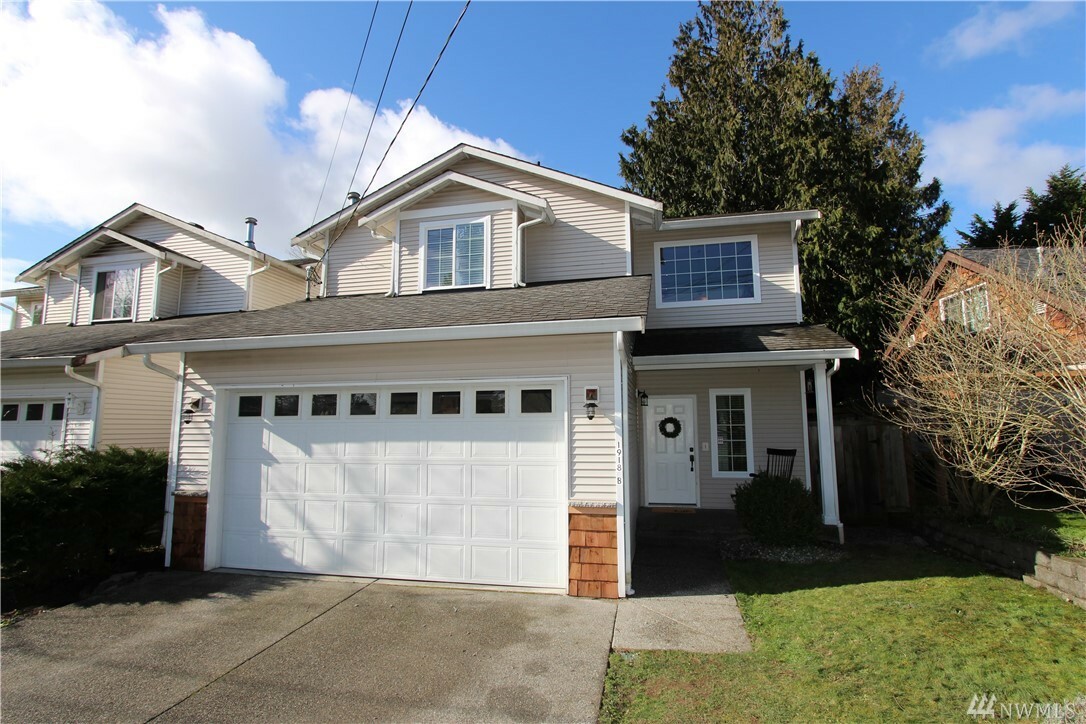 Property Photo: 1918 94th Dr SE B WA 98258