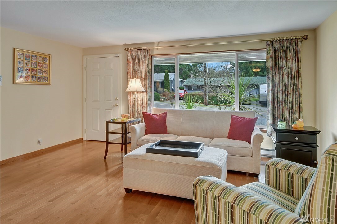 Property Photo:  16439 14th Ave SW  WA 98166 