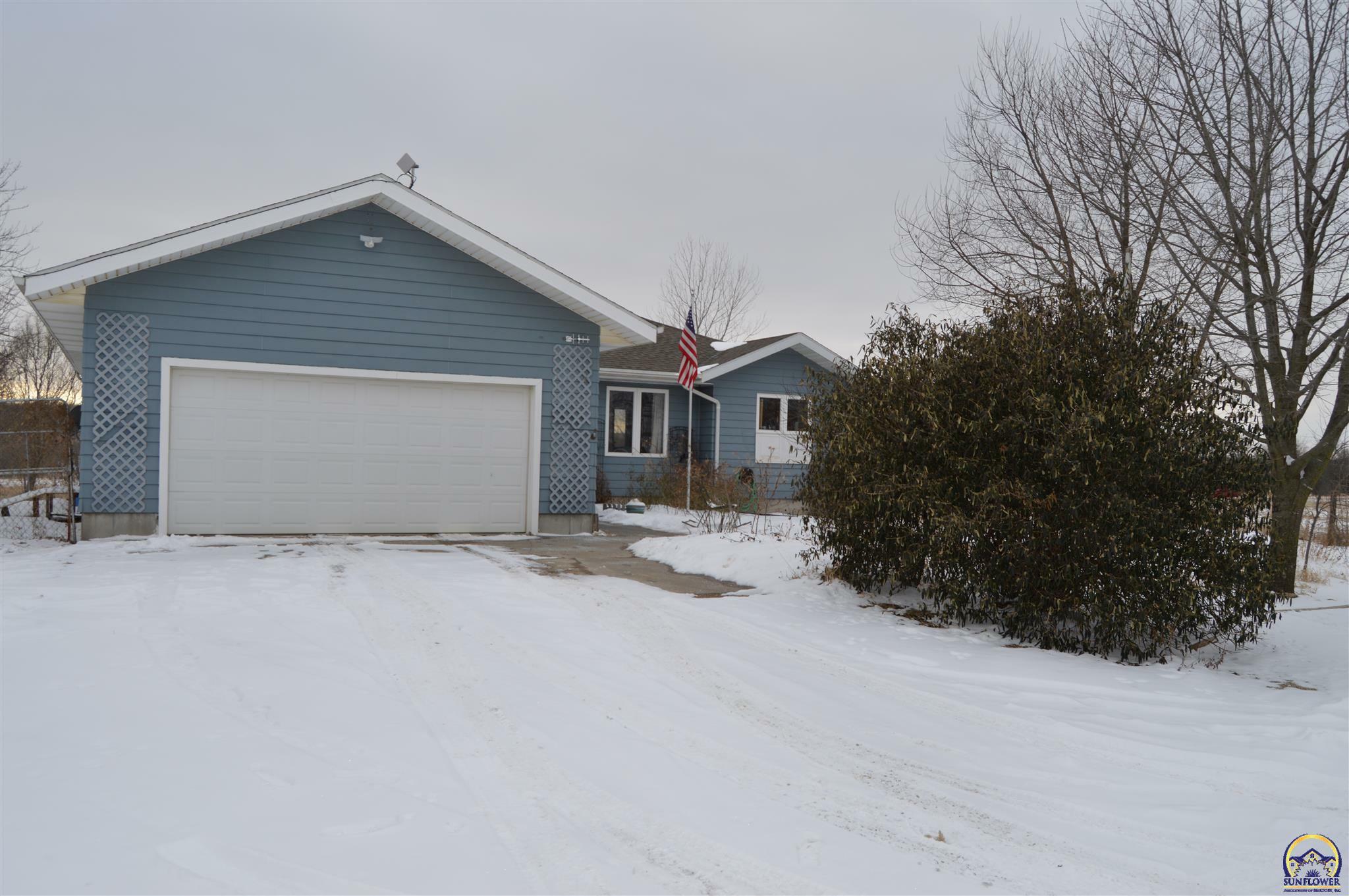 Property Photo:  17089 S Berryton Rd  KS 66537 