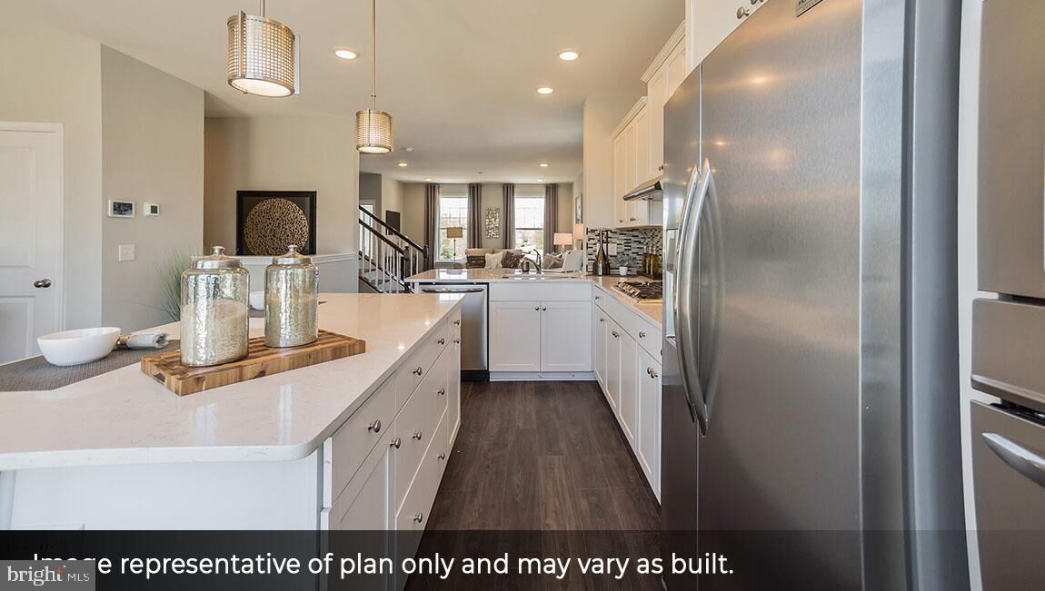 Property Photo:  80 Rome Way  NJ 08054 