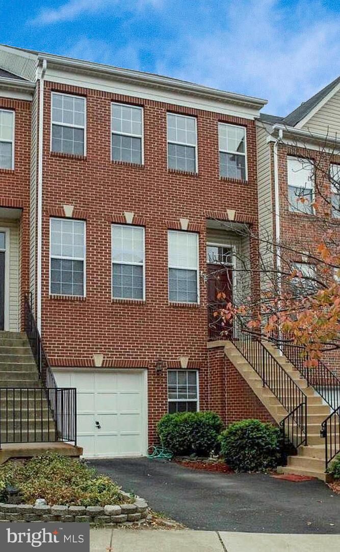 Property Photo:  2503 James Monroe Circle  VA 20171 
