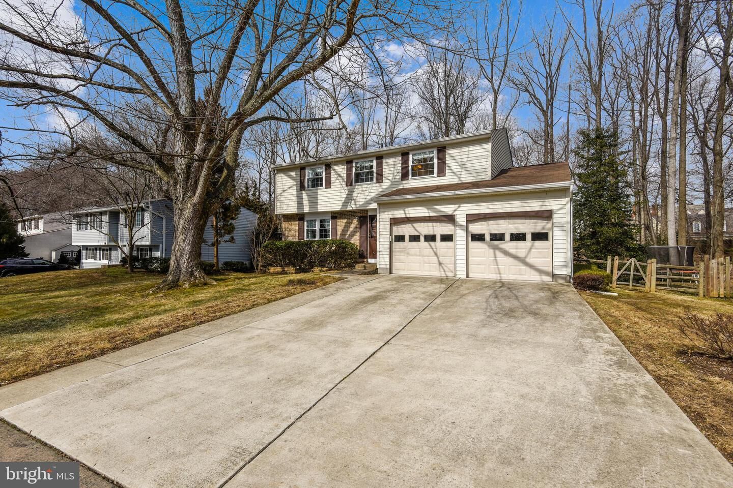 Property Photo: 9806 Oleander Avenue VA 22181
