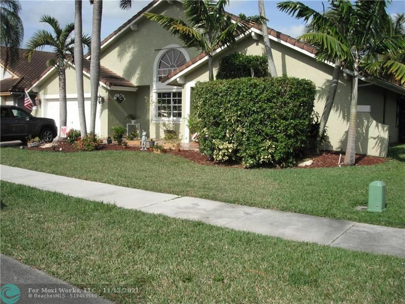 Property Photo:  2220 SW 97th Rd  FL 33324 