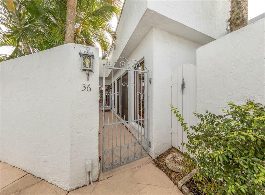 Property Photo: 1585 Tarpon Center Drive 36 FL 34285