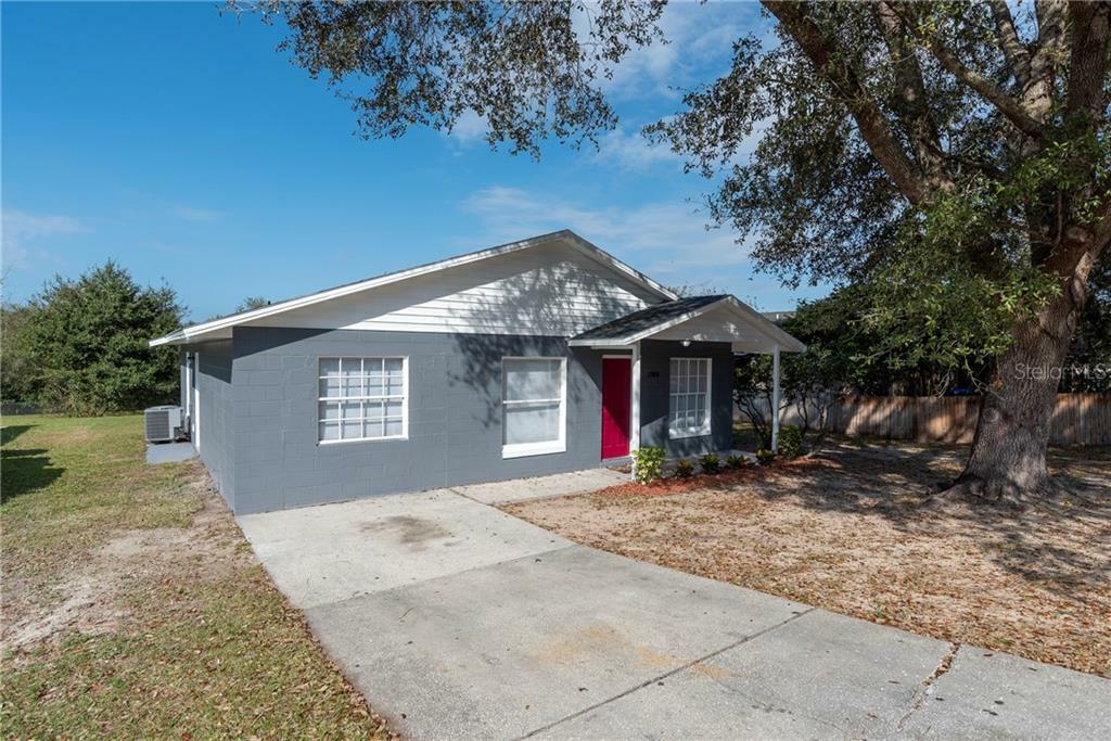 Property Photo:  1300 Mark Court  FL 32703 