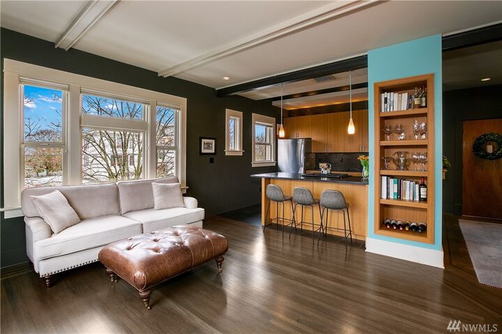 Property Photo: 2021 4th Ave N 9 WA 98109