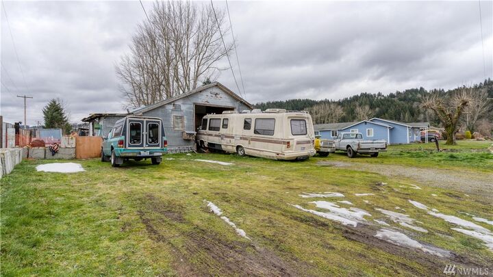 Property Photo: 16907 92nd St E WA 98390