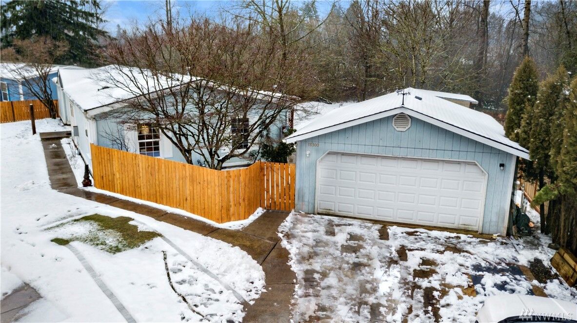 Property Photo: 18300 SE 263rd Place WA 98042