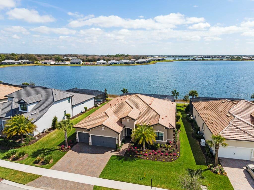 Property Photo:  7768 Grande Shores Drive  FL 34240 