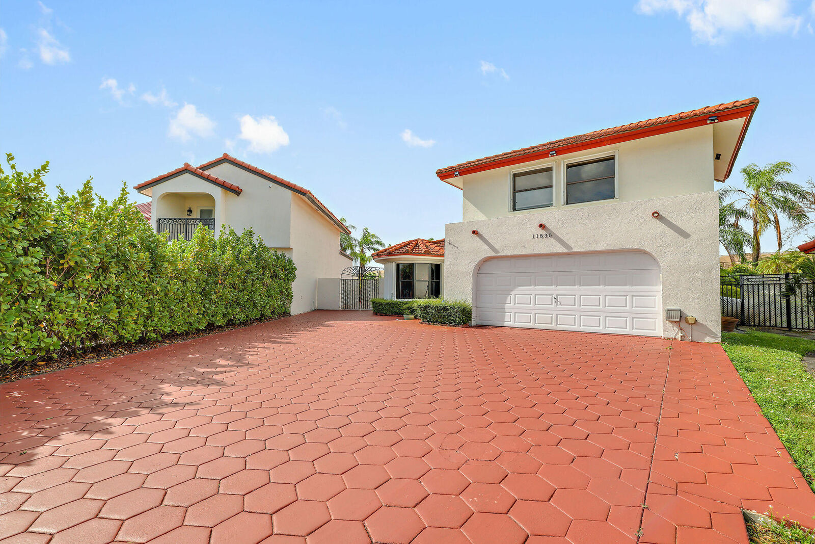 Property Photo: 11830 SW 108th Terrace FL 33186