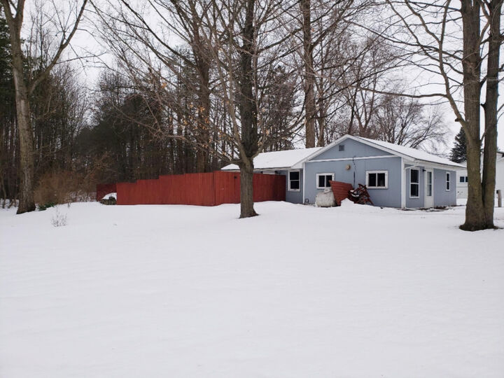 7345 N 126th Avenue  Hart MI 49420 photo