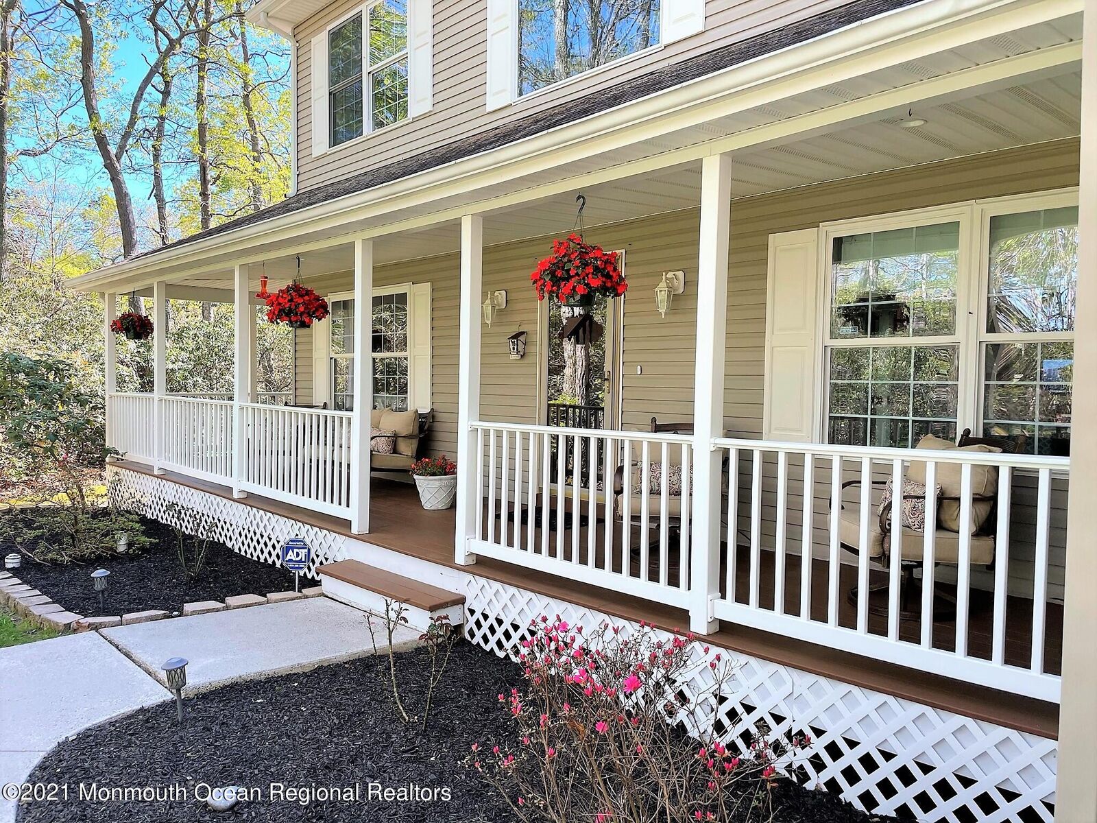 Property Photo:  16 Teaberry Lane  NJ 08087 