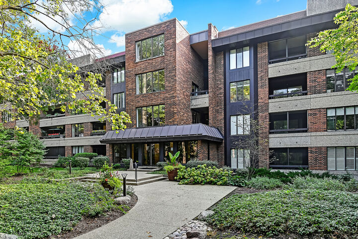 1401 Burr Oak Road 101C  Hinsdale IL 60521 photo