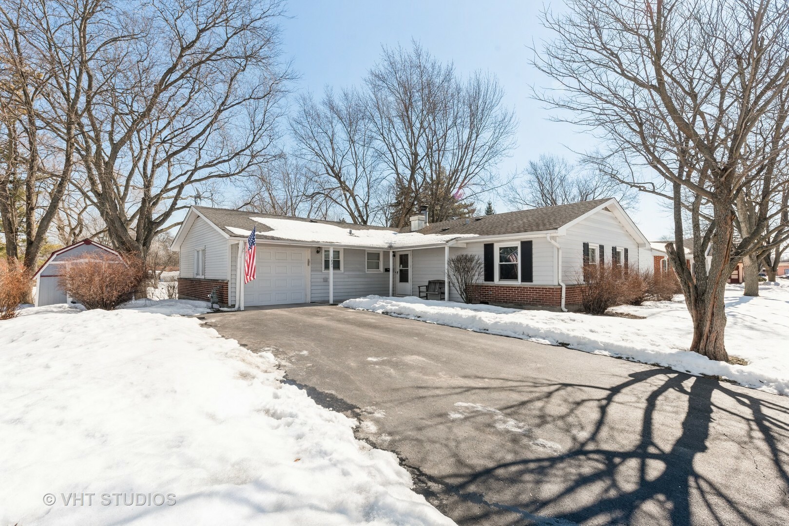 Property Photo:  1821 N Patton Avenue N  IL 60004 