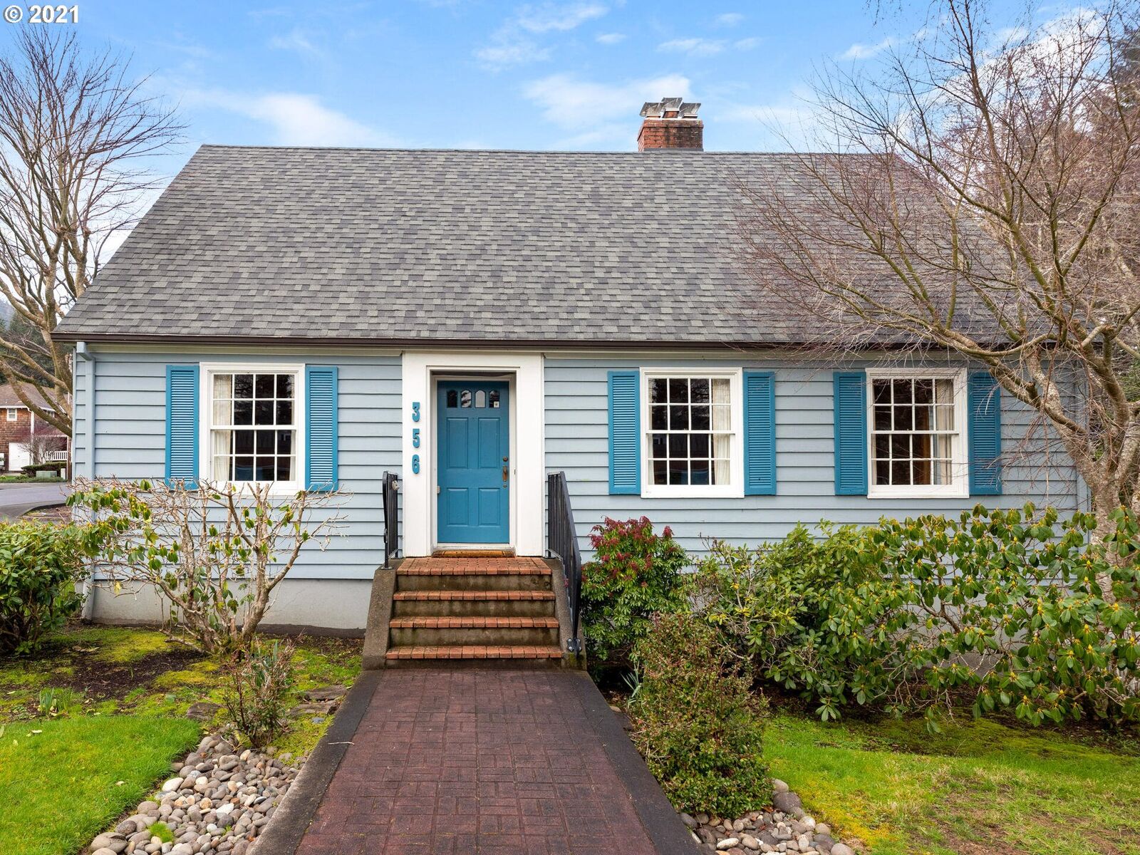 Property Photo: 356 Highland Dr OR 97138