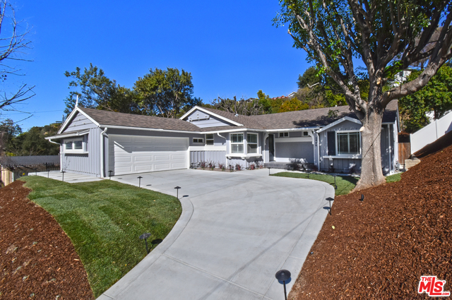 Property Photo:  3486   Woodcliff Rd  CA 91403 