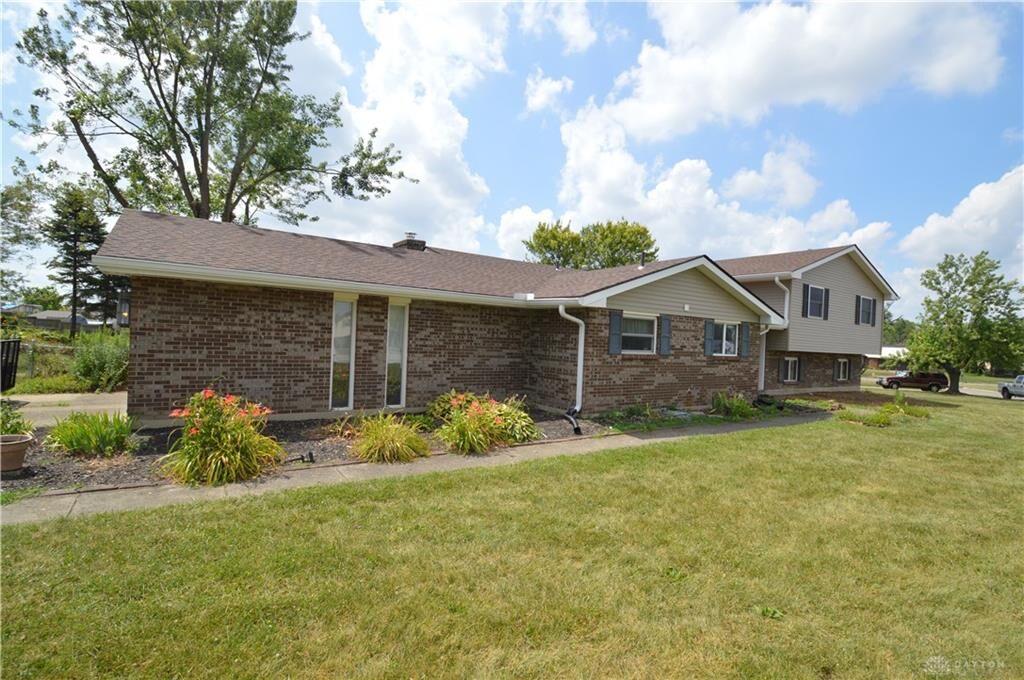 Property Photo:  2419 Meadowgreen Drive  OH 45431
