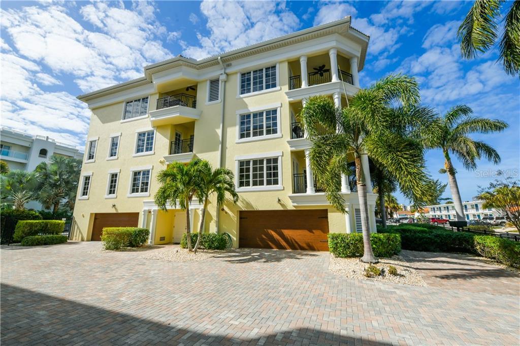 Property Photo:  304 Calle Miramar 304-S2  FL 34242 