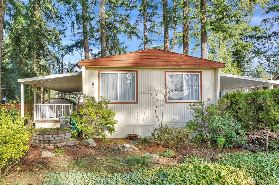 Property Photo:  18425 NE 95th St 8  WA 98052 