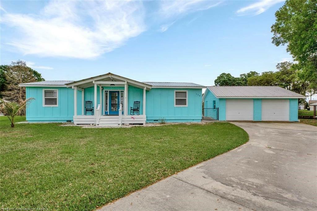 Property Photo:  108 Crest Court  FL 33852 