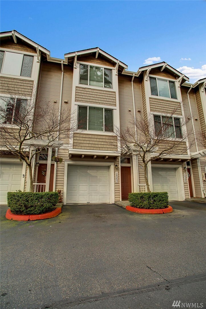 Property Photo:  16359 119th Lane NE 27-3  WA 98011 