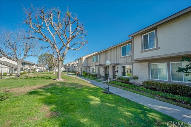 Property Photo:  521 W Alton Avenue 28  CA 92707 