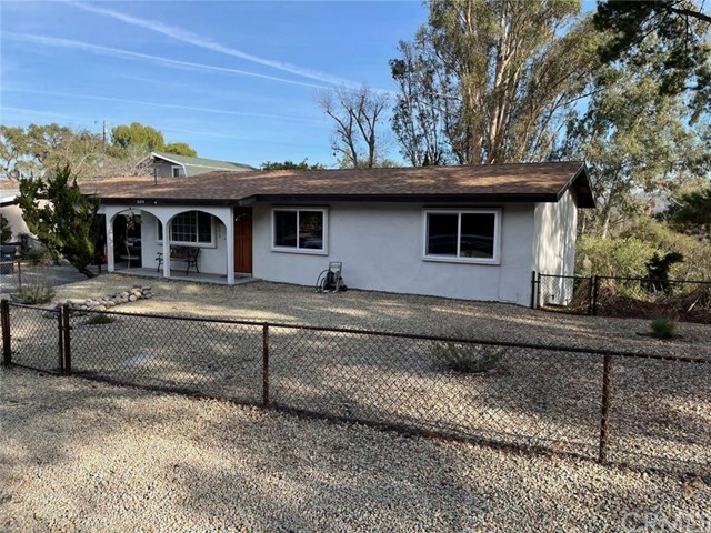 Property Photo: 5175 San Jacinto Avenue CA 93422