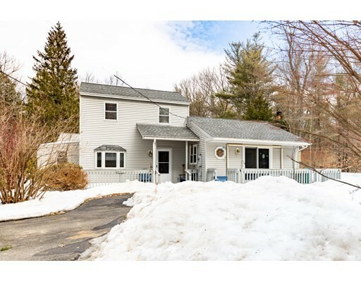 Property Photo:  48 Lake Dr E  MA 01473 