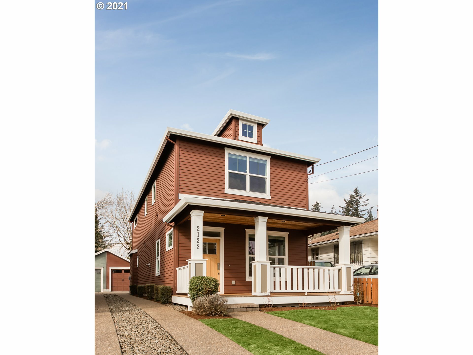 Property Photo:  2133 SE 77th Ave  OR 97215 