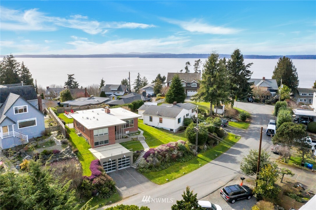 Property Photo:  9049  Loyal Avenue NW  WA 98117 