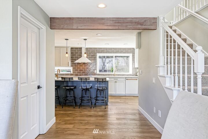 Property Photo:  5625 40th Avenue W  WA 98199 