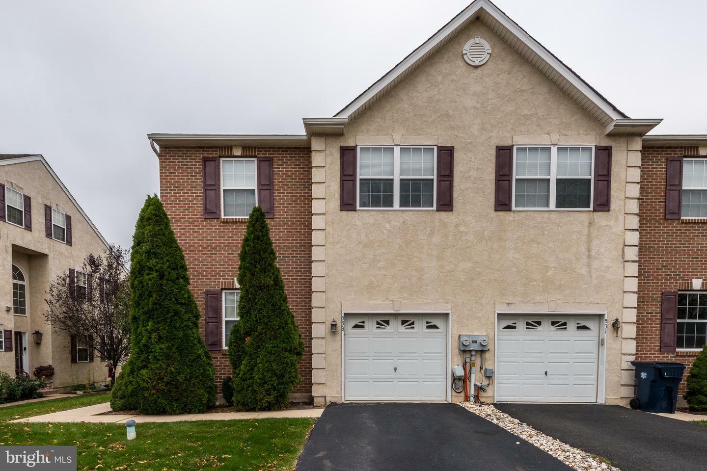 Property Photo:  533 Clearview Drive  PA 18964 