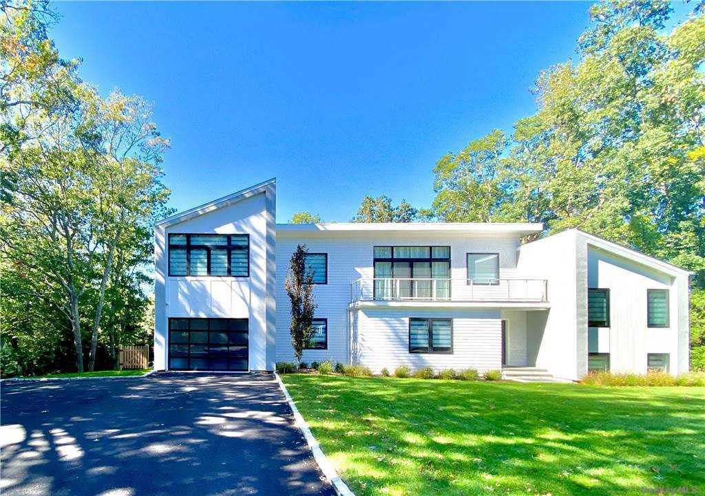 Property Photo: 17 Milton Ave NY 11963