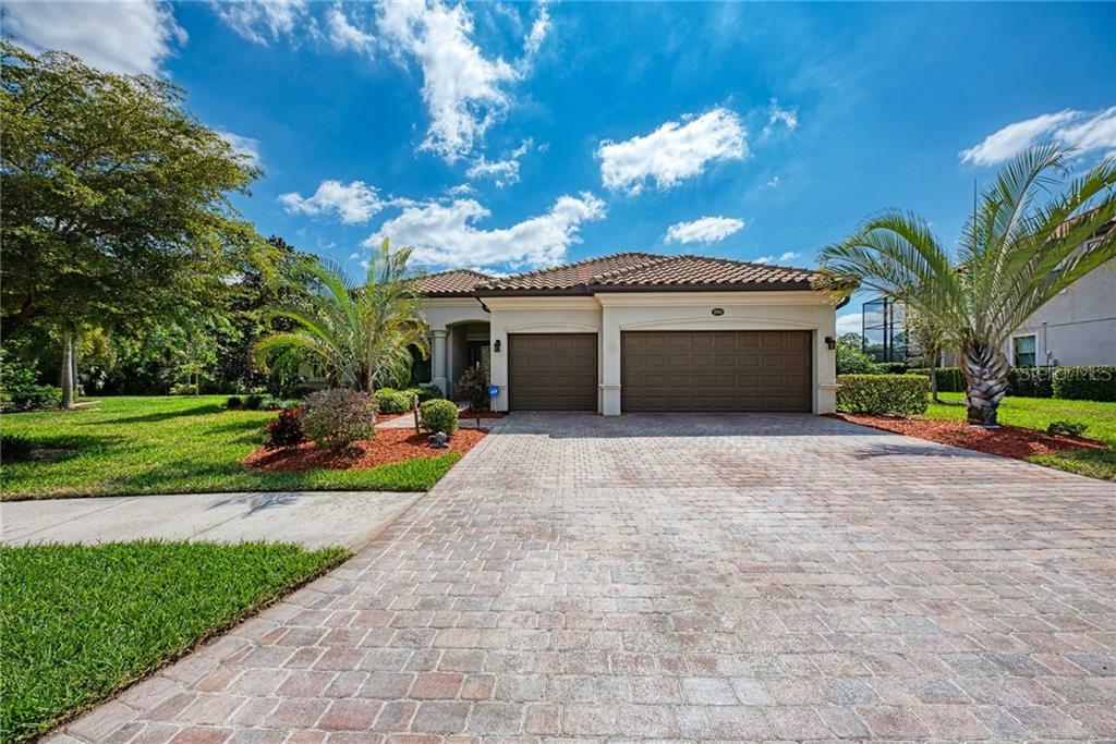 Property Photo:  20940 Loggia Court  FL 34293 