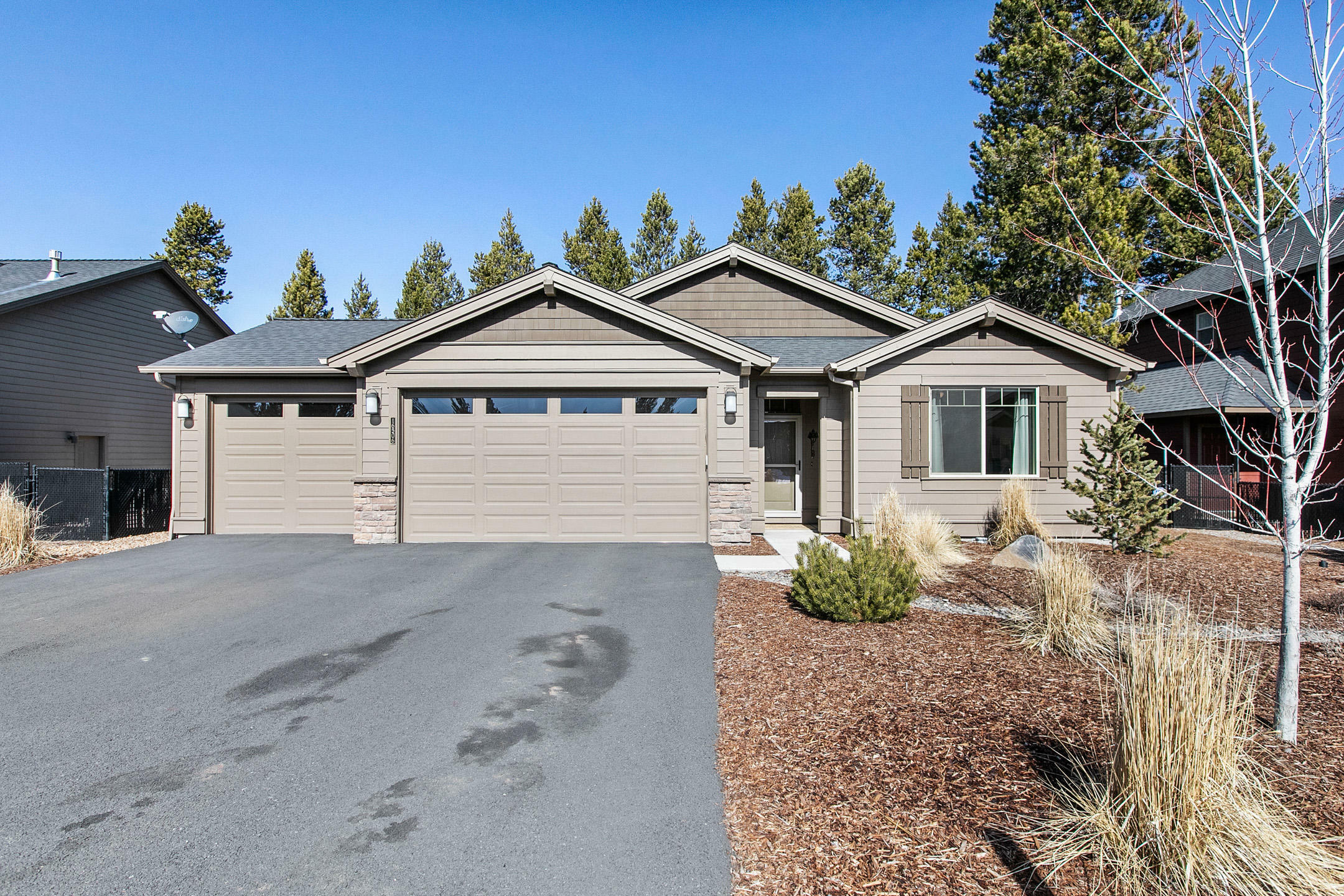 Property Photo: 16506 Charlotte Day Drive OR 97739