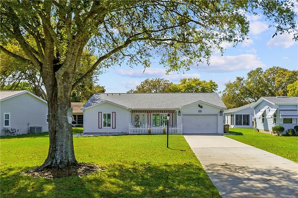 Property Photo: 5092 El Destino Drive FL 34748