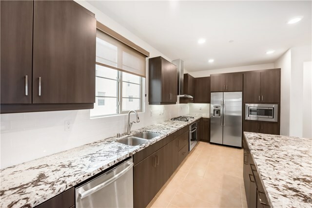 Property Photo: 214 Paramount CA 92618