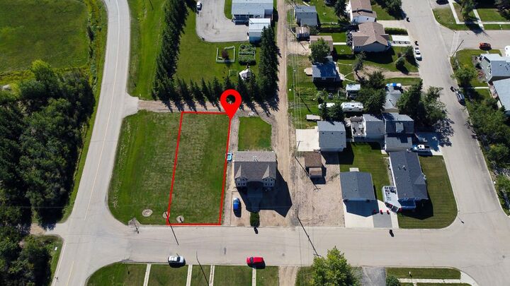 Property Photo: 305 1st SE AB T0H 1M0