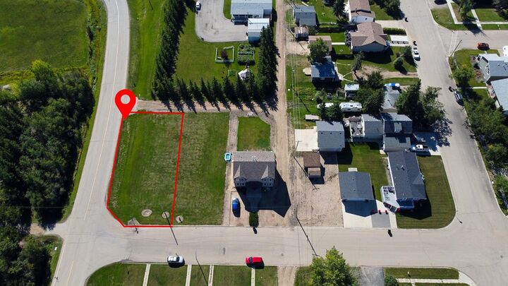 Property Photo: 307 1st SE AB T0H 1M0