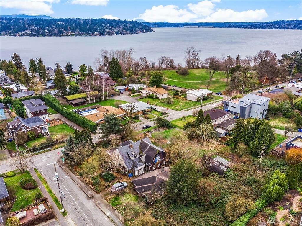 Property Photo:  6505 57th Ave S  WA 98118 