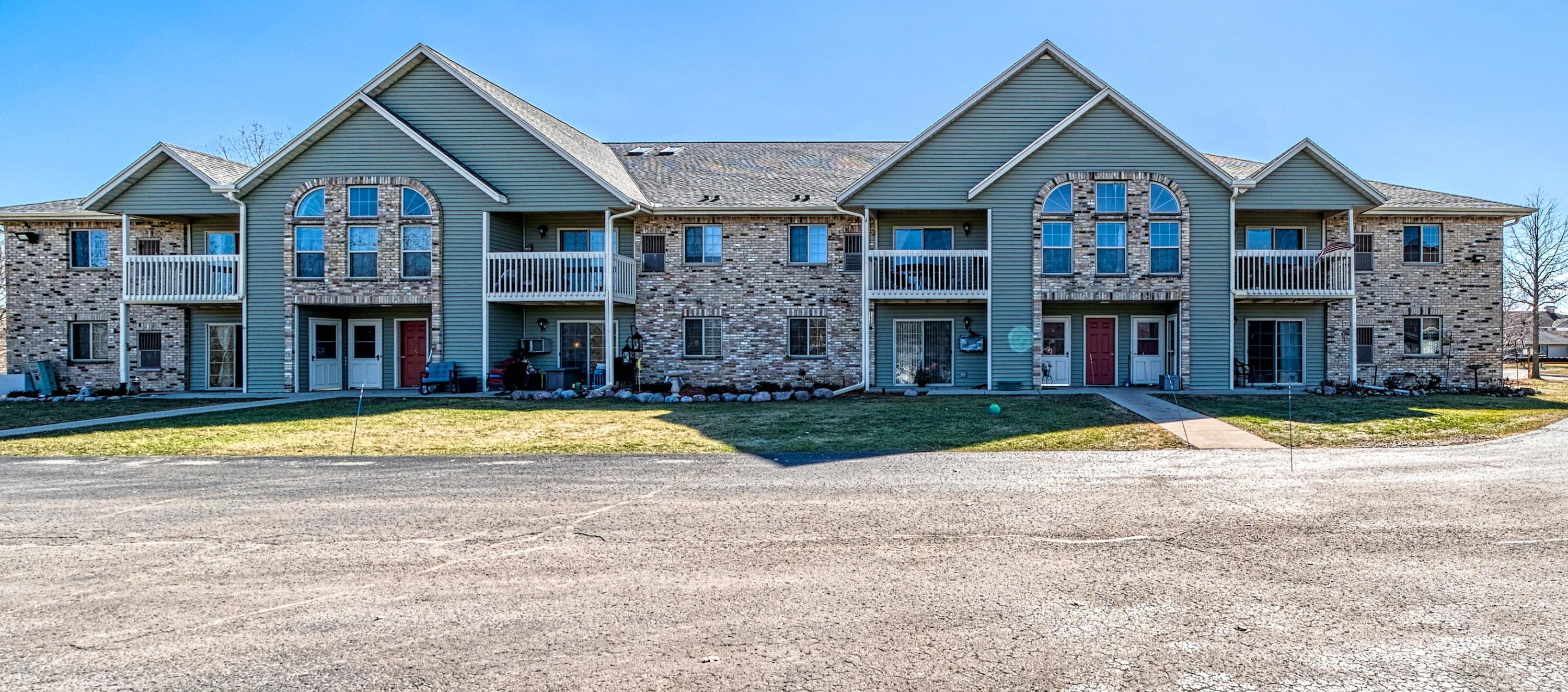 Property Photo: 3650 E Barbara Ct 7 WI 53154