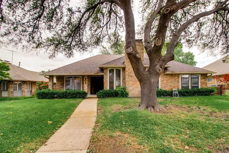 Property Photo: 10135 Bettywood Lane TX 75243