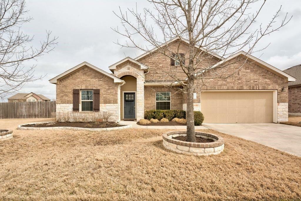 Property Photo:  117 Rock Vista Run  TX 78737 