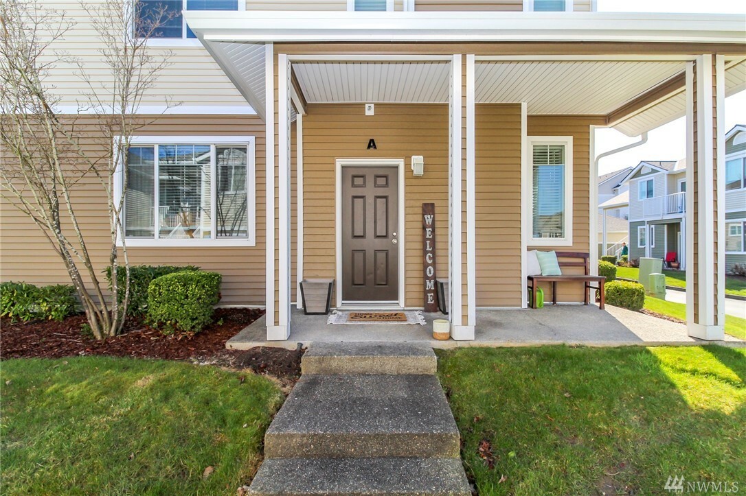 Property Photo:  6110 Lindsay Ave SE A-10  WA 98092 