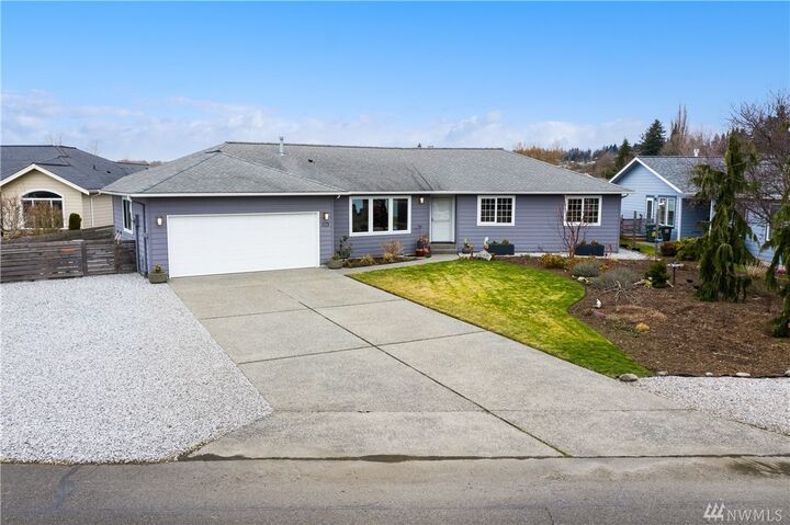 Property Photo:  5334 Nootka Lp  WA 98230 