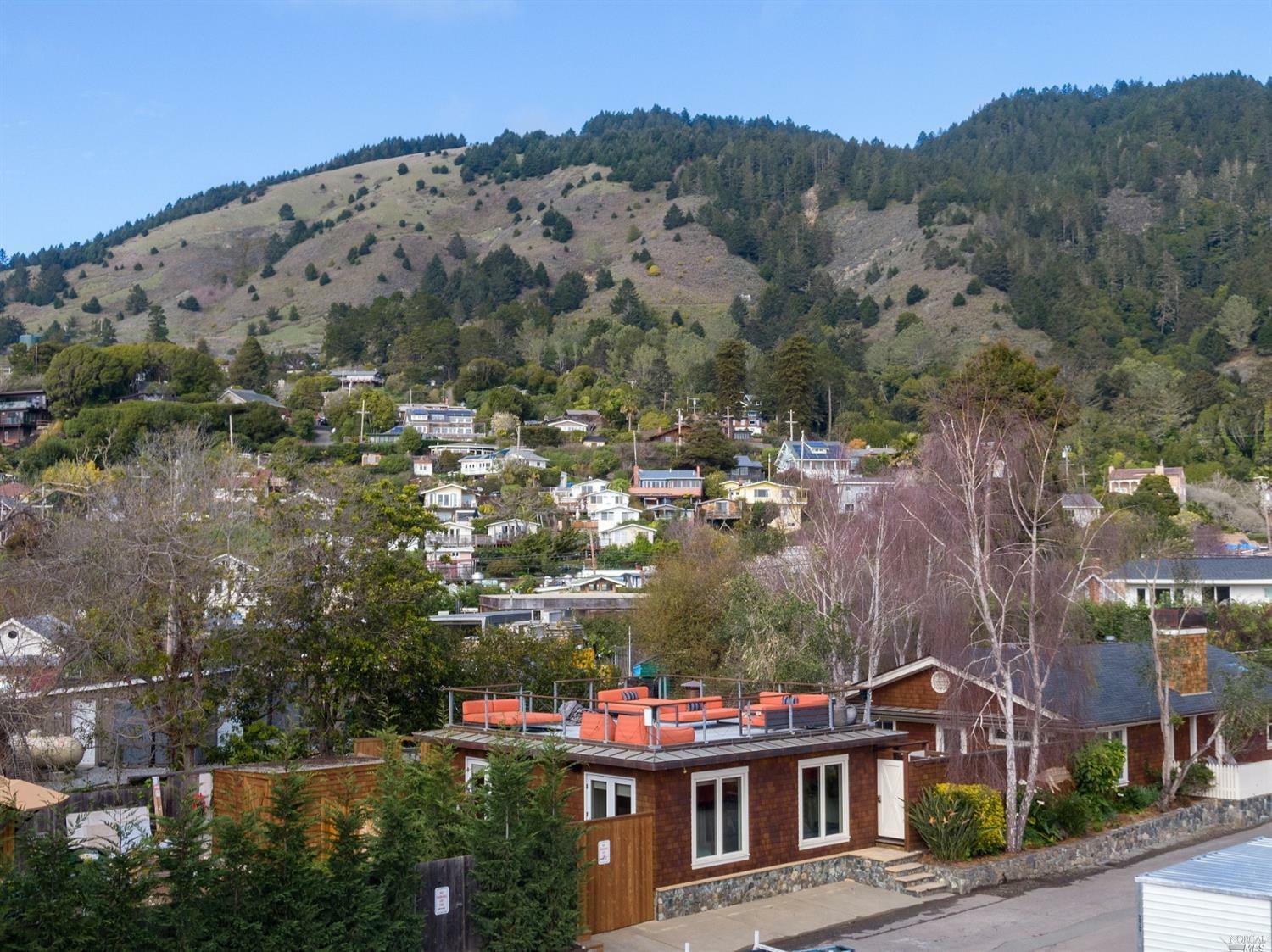 Property Photo:  12 Marine Way  CA 94970 