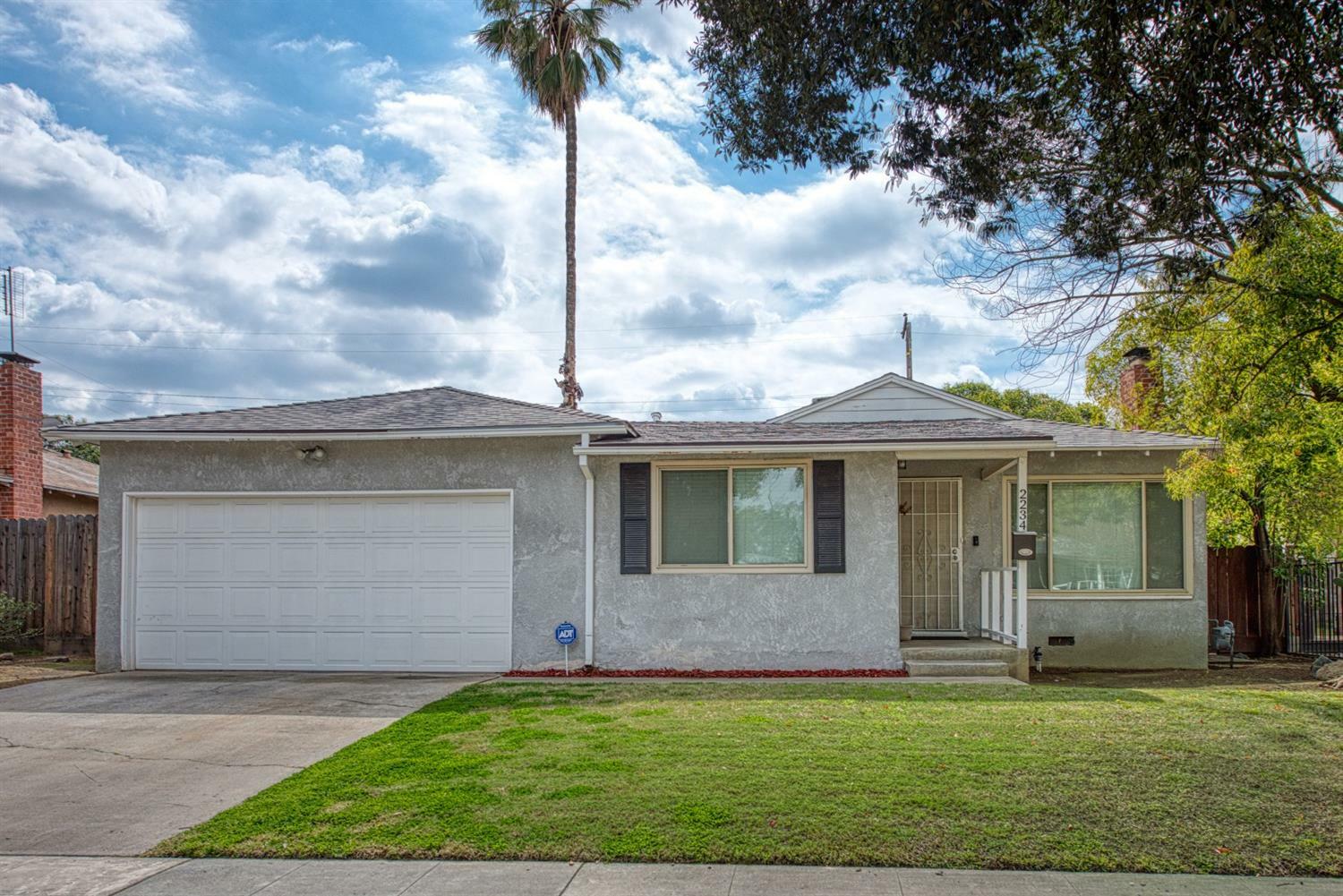 2234 E Rialto Avenue  Fresno CA 93726 photo