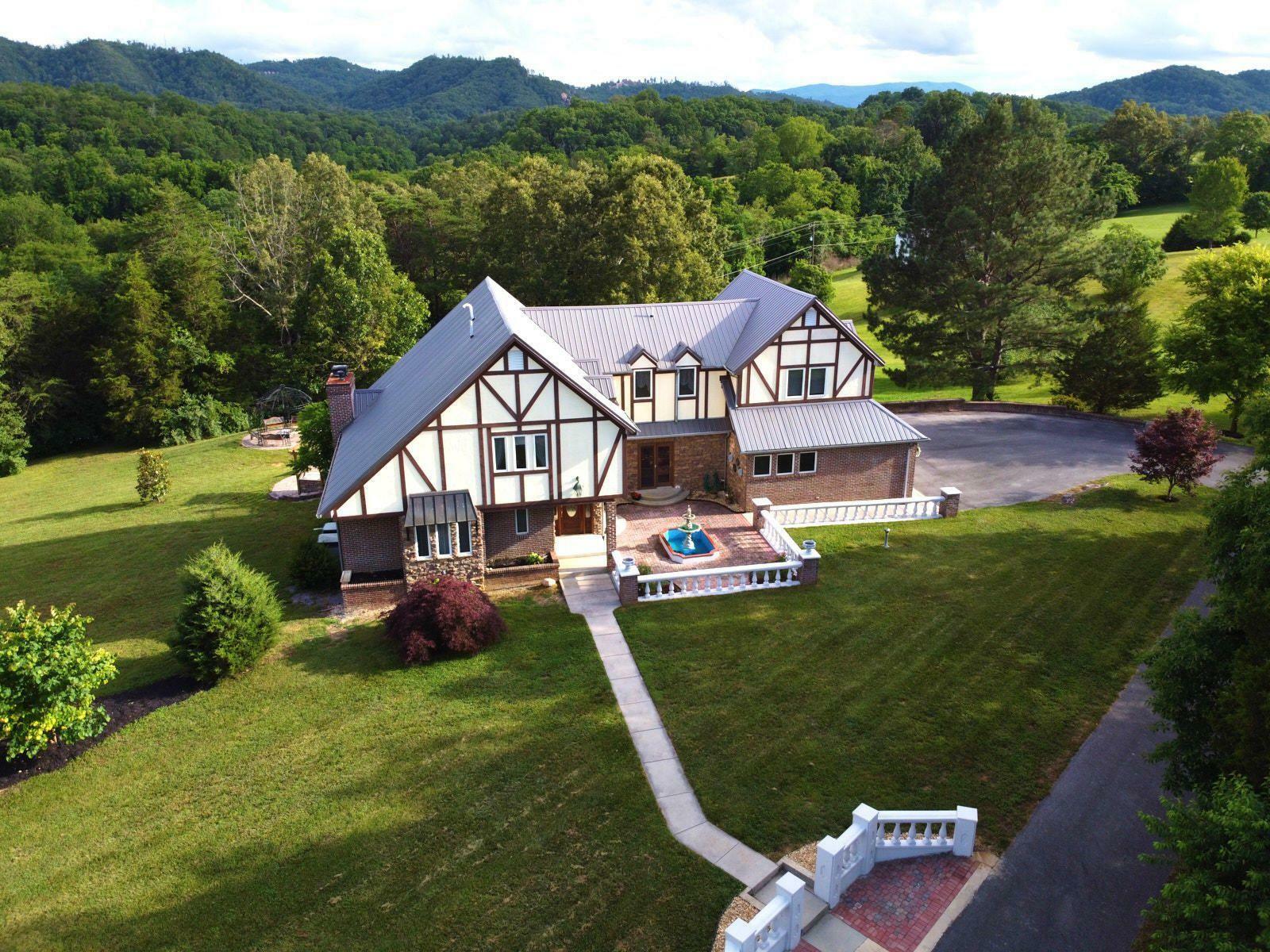 Property Photo:  1959 Valley Woods Drive  TN 37862 