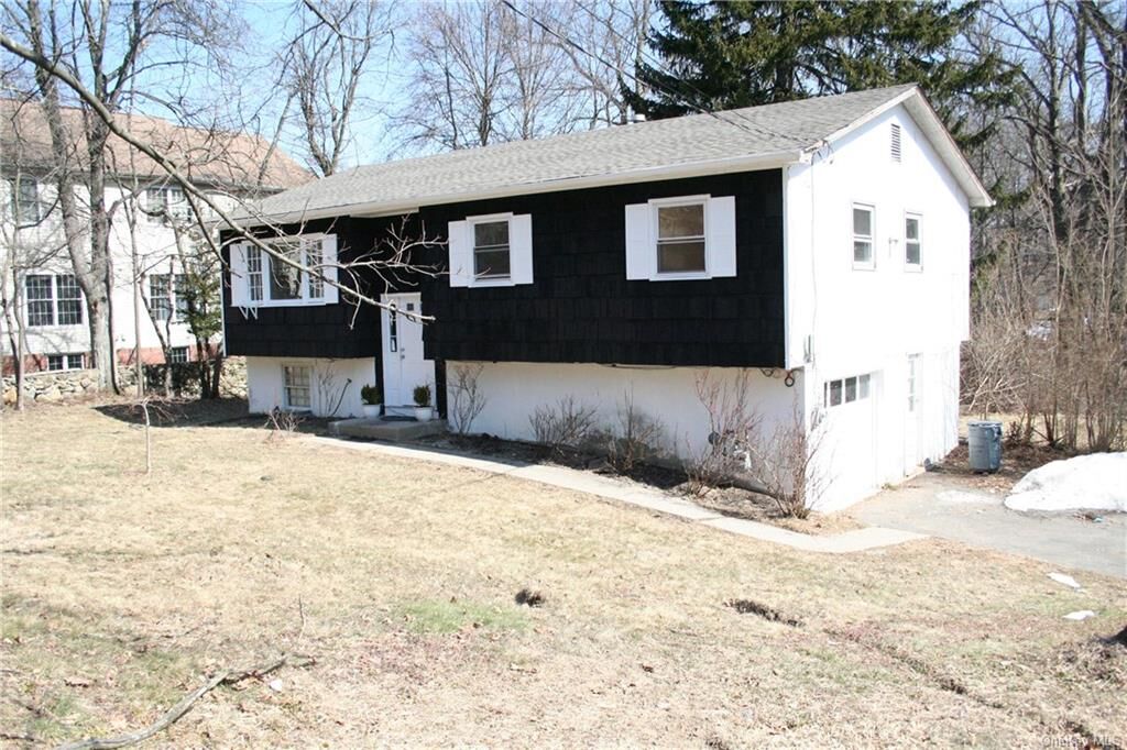 Property Photo:  275 W Clarkstown Road  NY 10956 