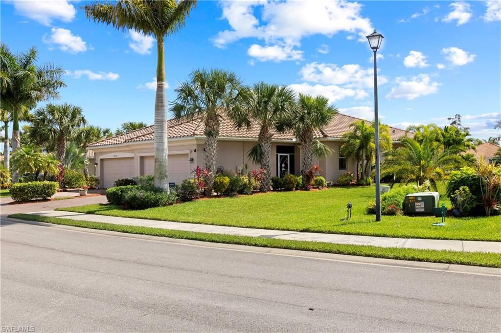 Property Photo: 14720 Cranberry Ct FL 34114